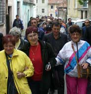 A group of visually impaired people on the streets of Brasov