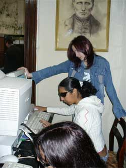 The visually impaired people interested in the courses organized by the branch learn on computers equipped with the latest access technologies, helped by specially qualified trainers